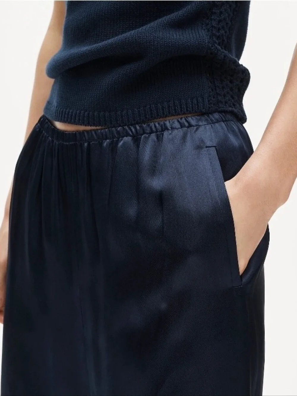 J. Crew Cosmo Pant in luster Charmeuse, Medium Tall $158 Relaxed fit Black